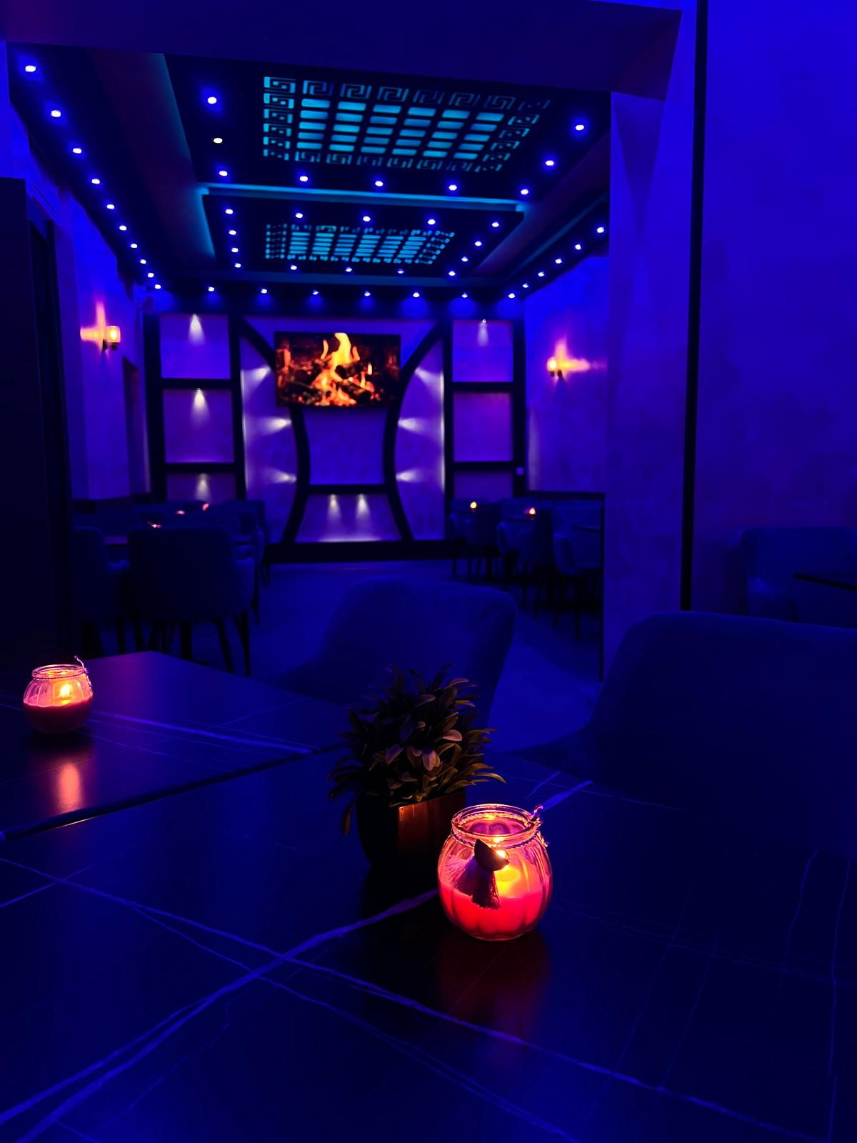 Nook Shisha Bar Lounge Berlin — Panorama-Blick auf Bar und Sitzbereich
